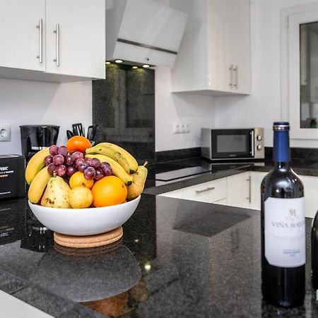 Puerto Banus Finest 2-Bdrm Apt - 50 Metres To Beach Marbella Kültér fotó
